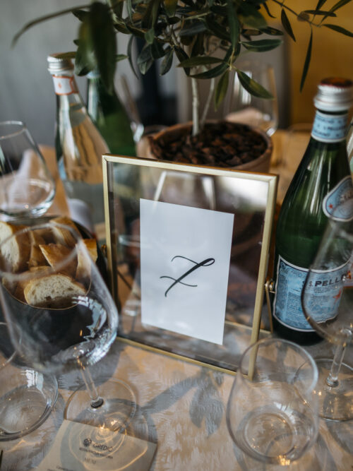 056A0602 Namizni okvir zlat