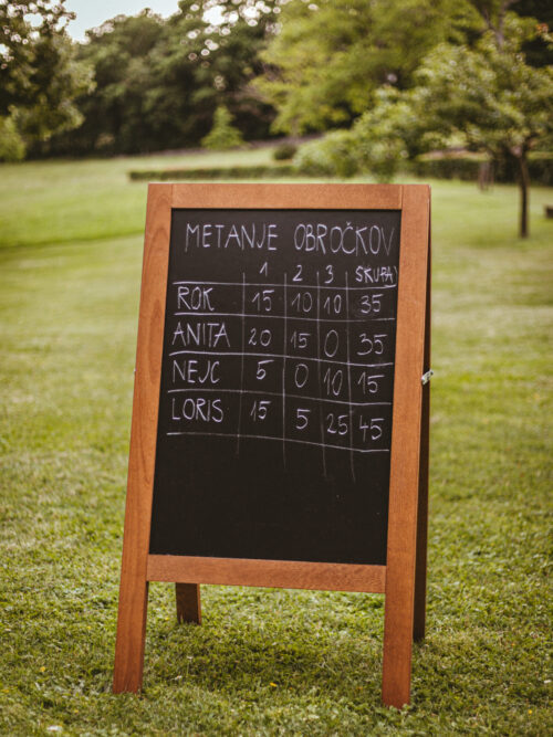 __V_3430 Lesena samostoječa tabla