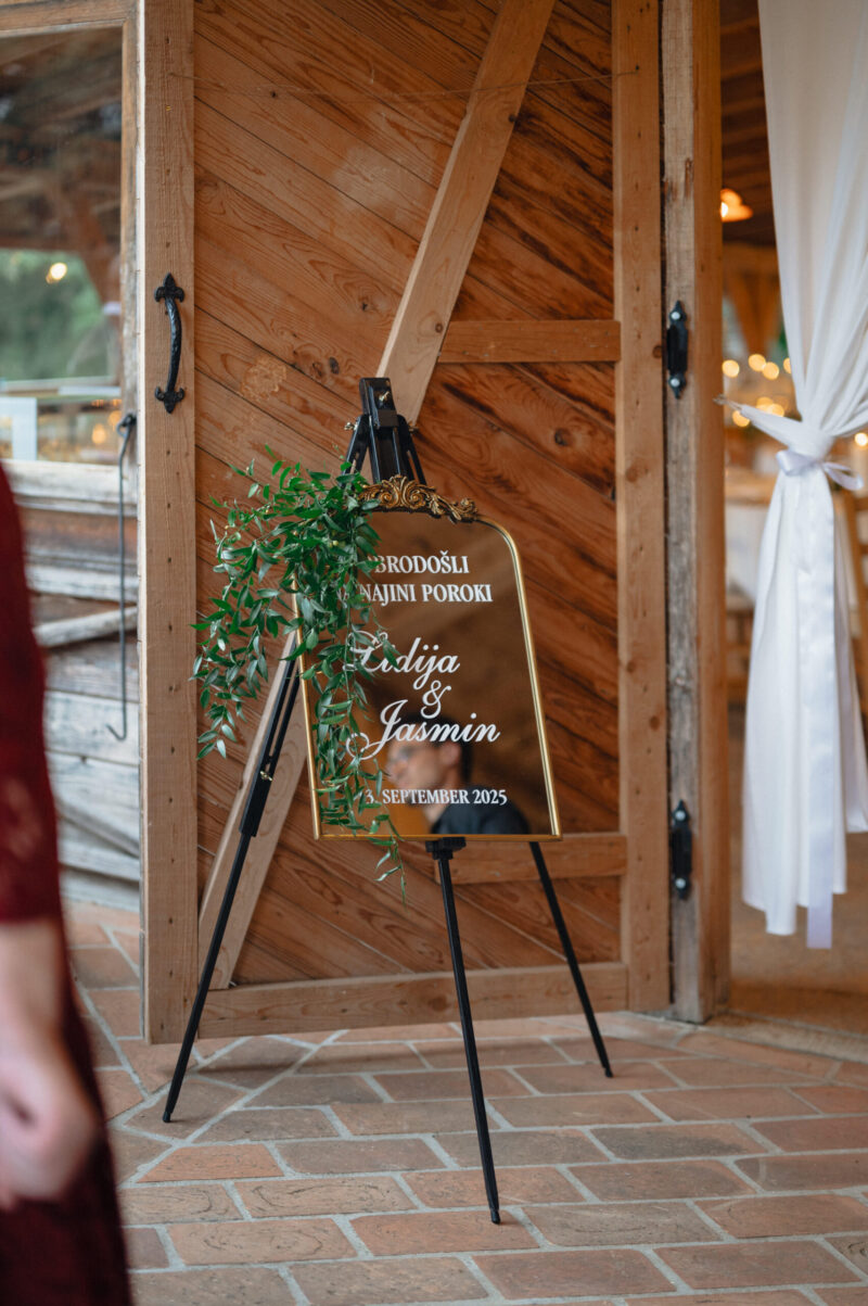 unnamed (1) Manjše vintage ogledalo